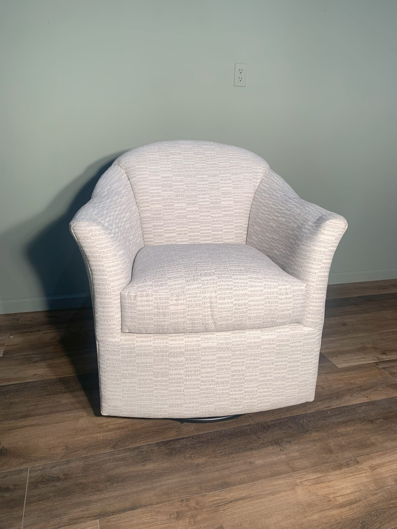 BARRY SWIVEL GLIDER